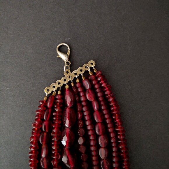 Vintage multi strand layered various red glass beaded necklace - Picture 6 of 16
